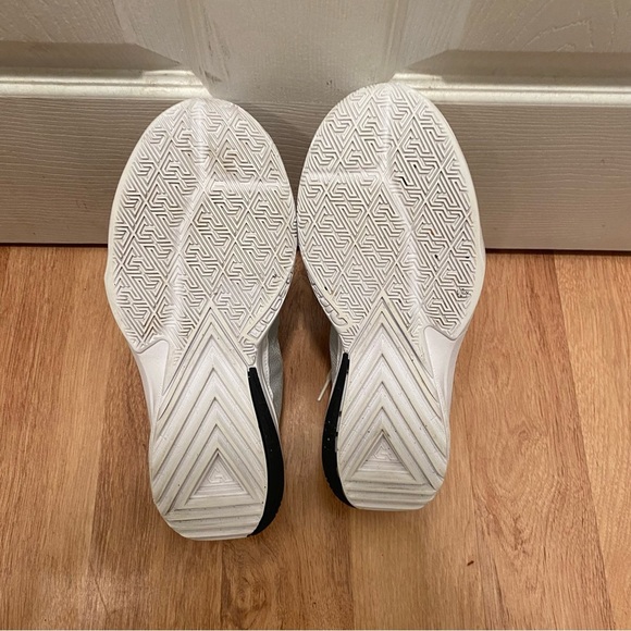 Nike Giannis freak 5 white and black basketball shoes 8.5 men - Picture 4 of 4